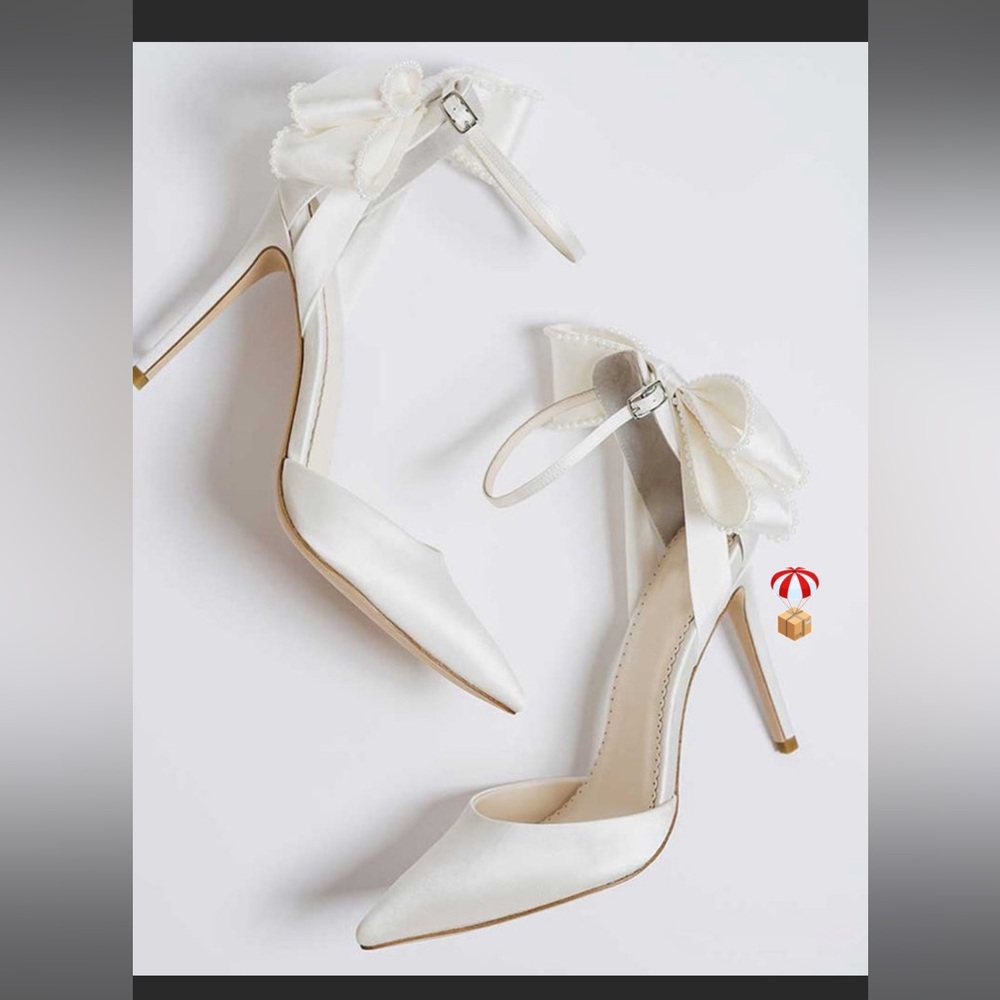 WEDDING HEELS NEVER WORN